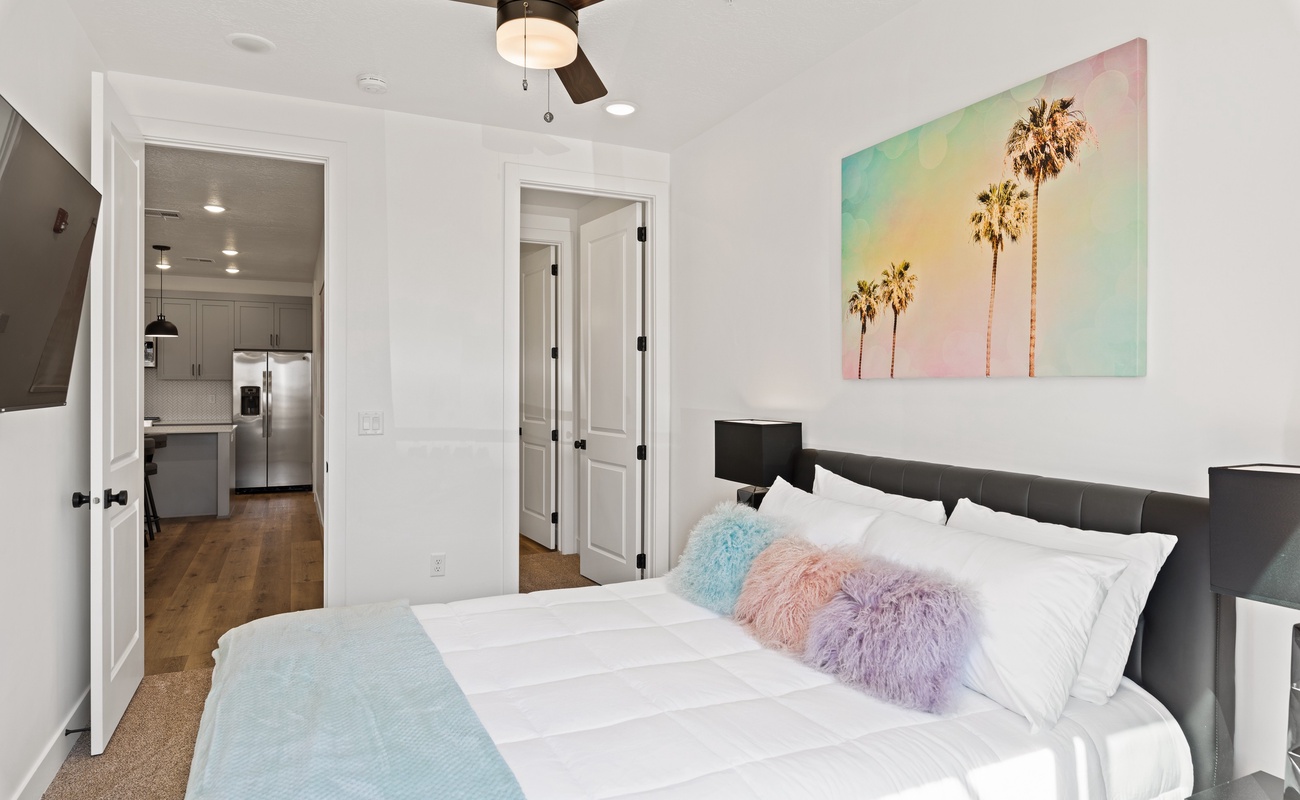 Queen Bedroom