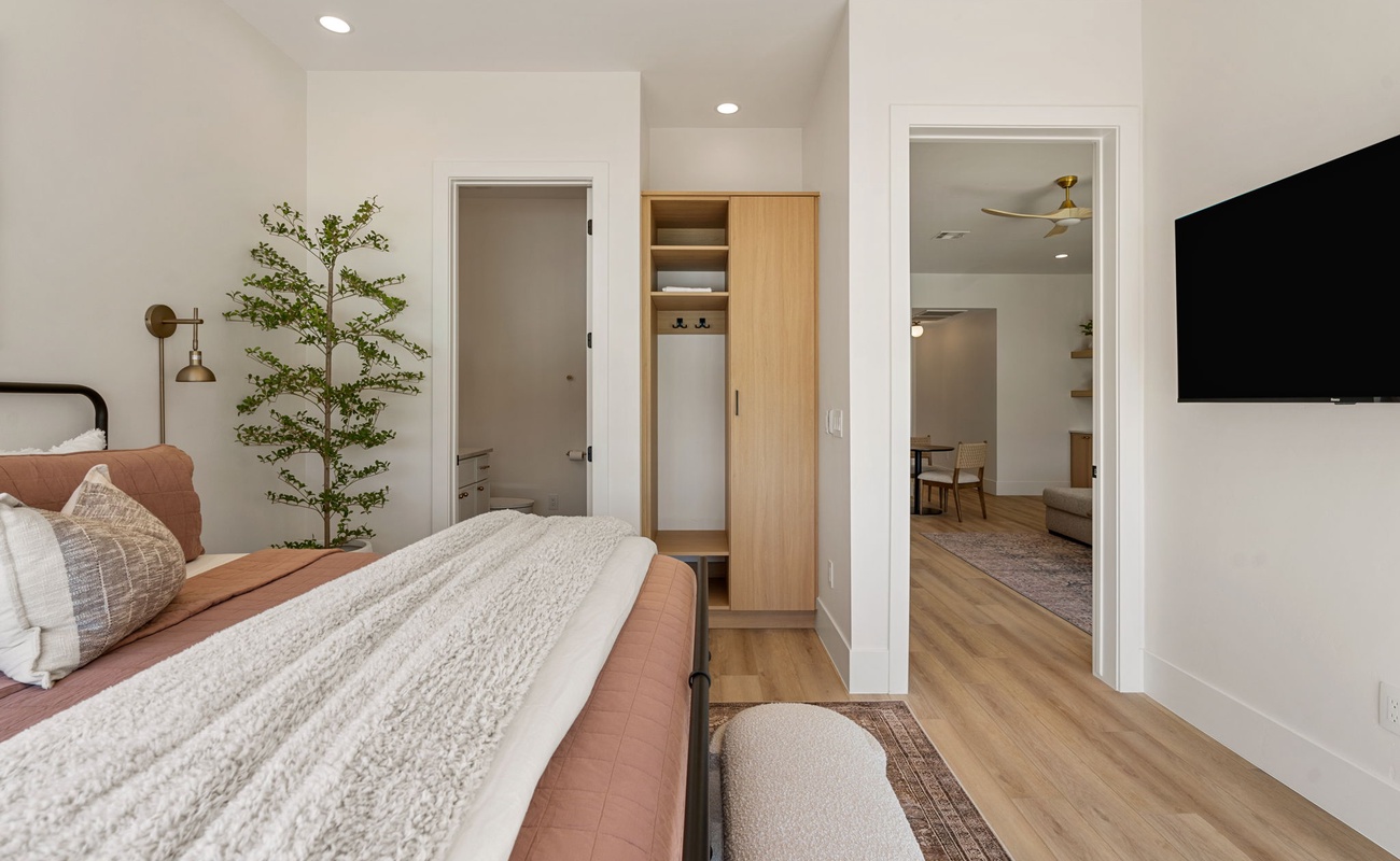 Unit A - King Bedroom