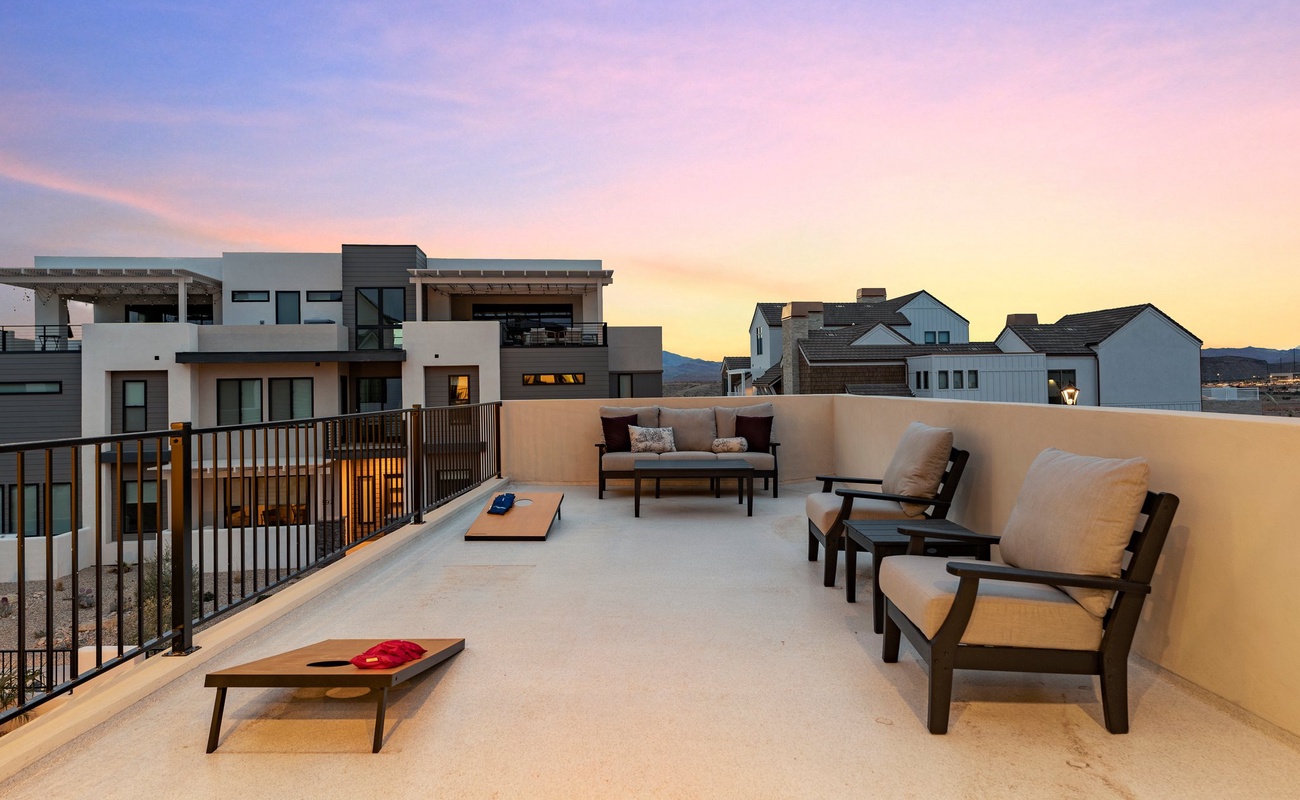 Large Patio Deck and Cornhole