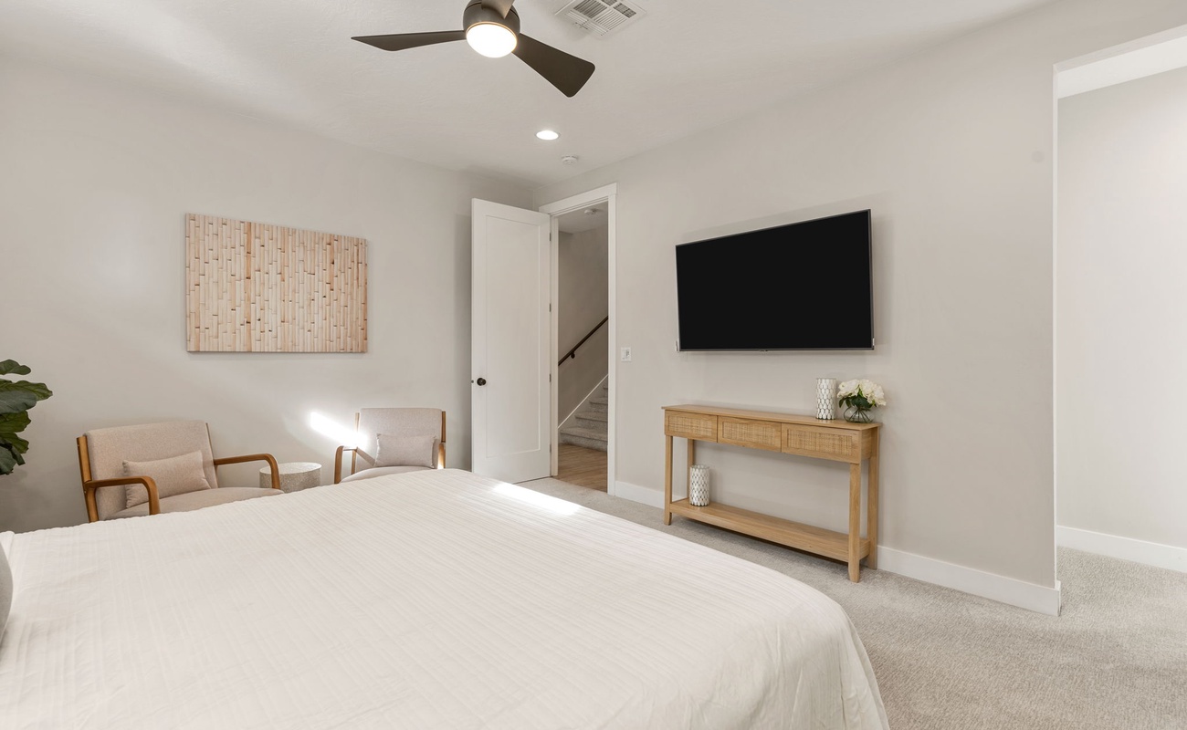 King Bedroom/Attached Bath