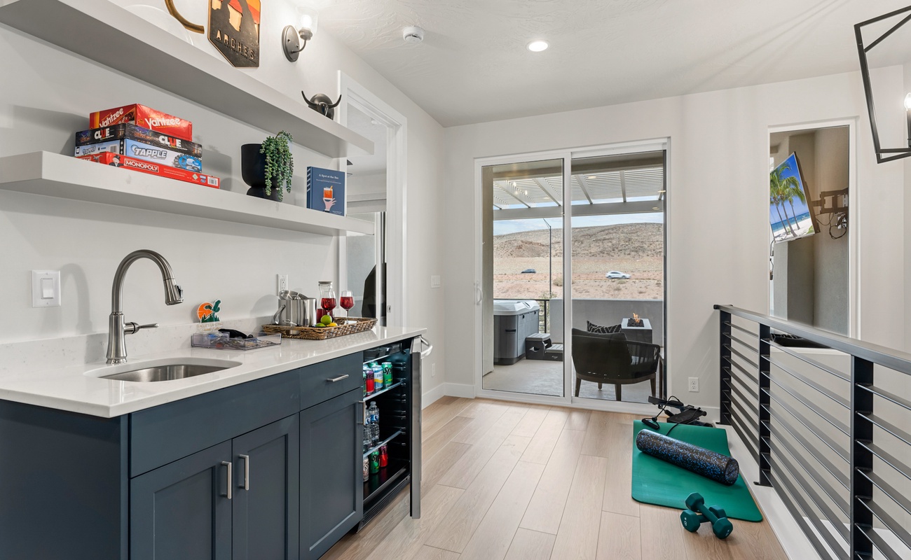 Upstairs Landing Area with Wet Bar