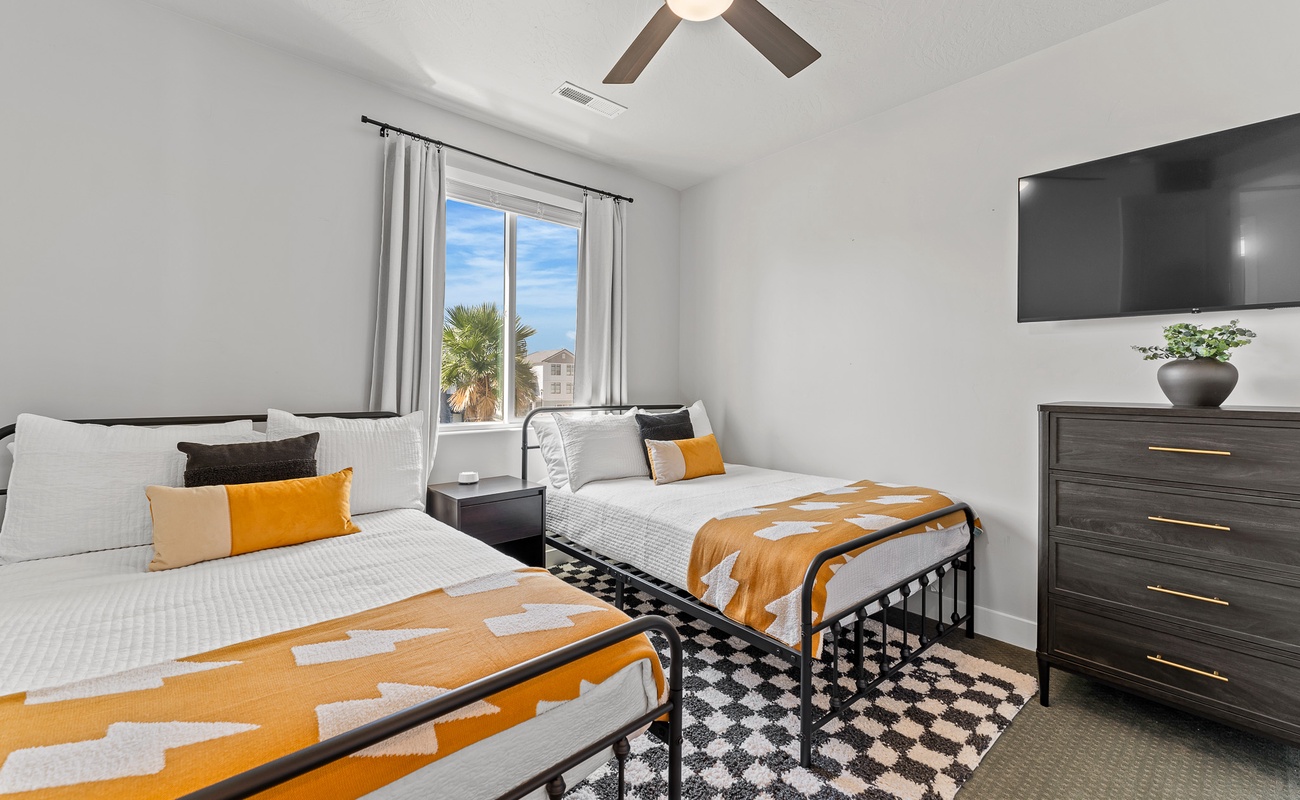 2 Double Beds/Attached Bath