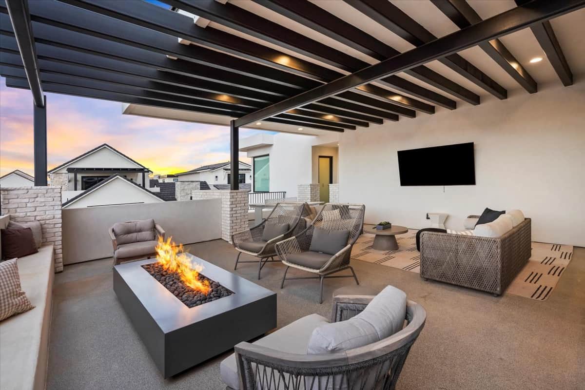 Outdoor Seating and Fire Table