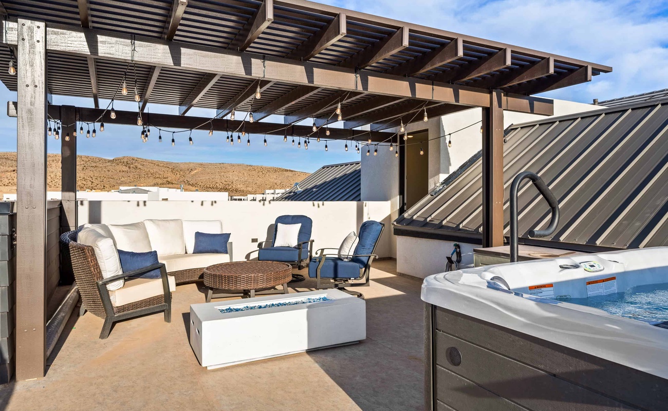 2nd Floor Deck / Hot Tub, Patio Seating