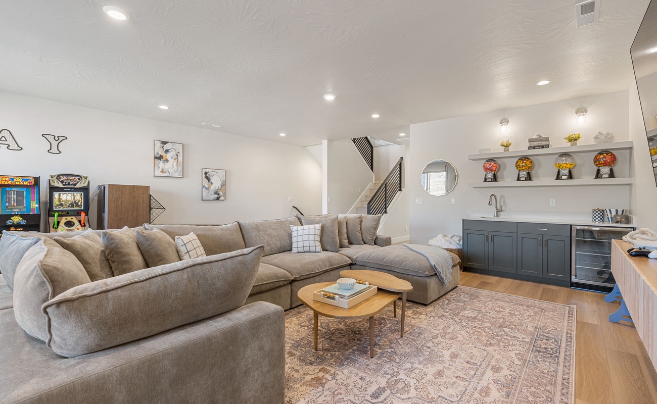 2nd Floor Family Room