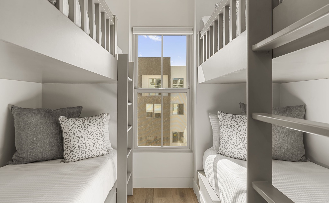 2 Twin/Twin Bunks