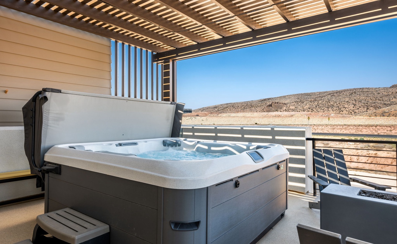 Private Hot Tub, Water Misters