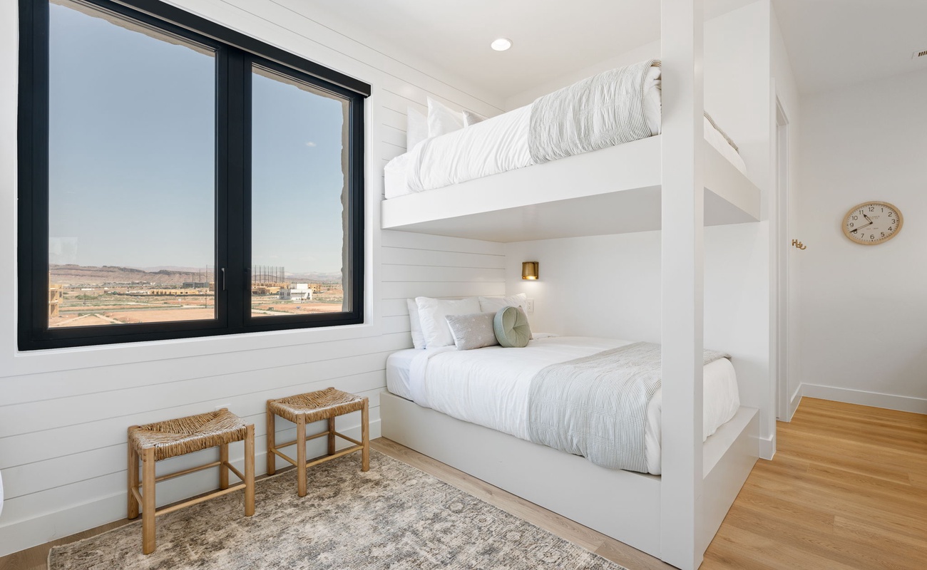 Bunk Room with T/T and 2 D/D Bunks