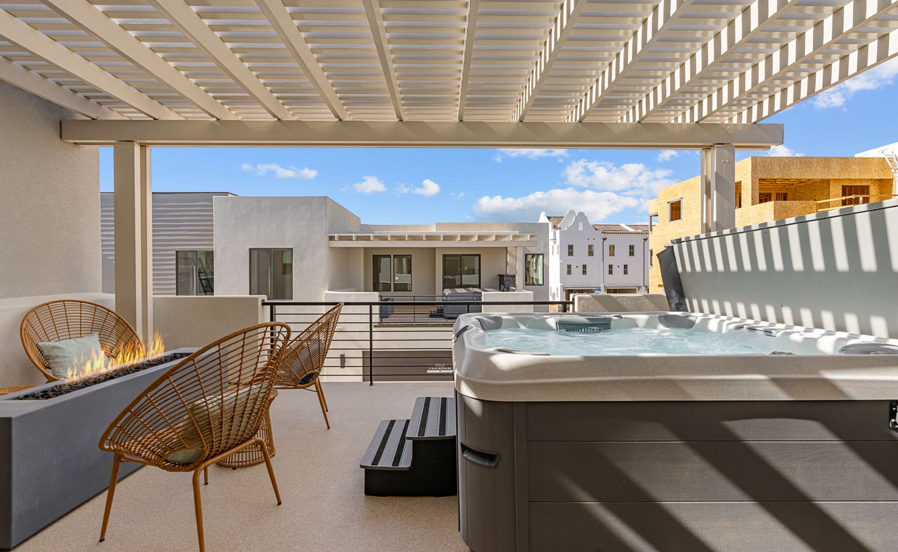 Private Hot Tub + Outdoor Seating