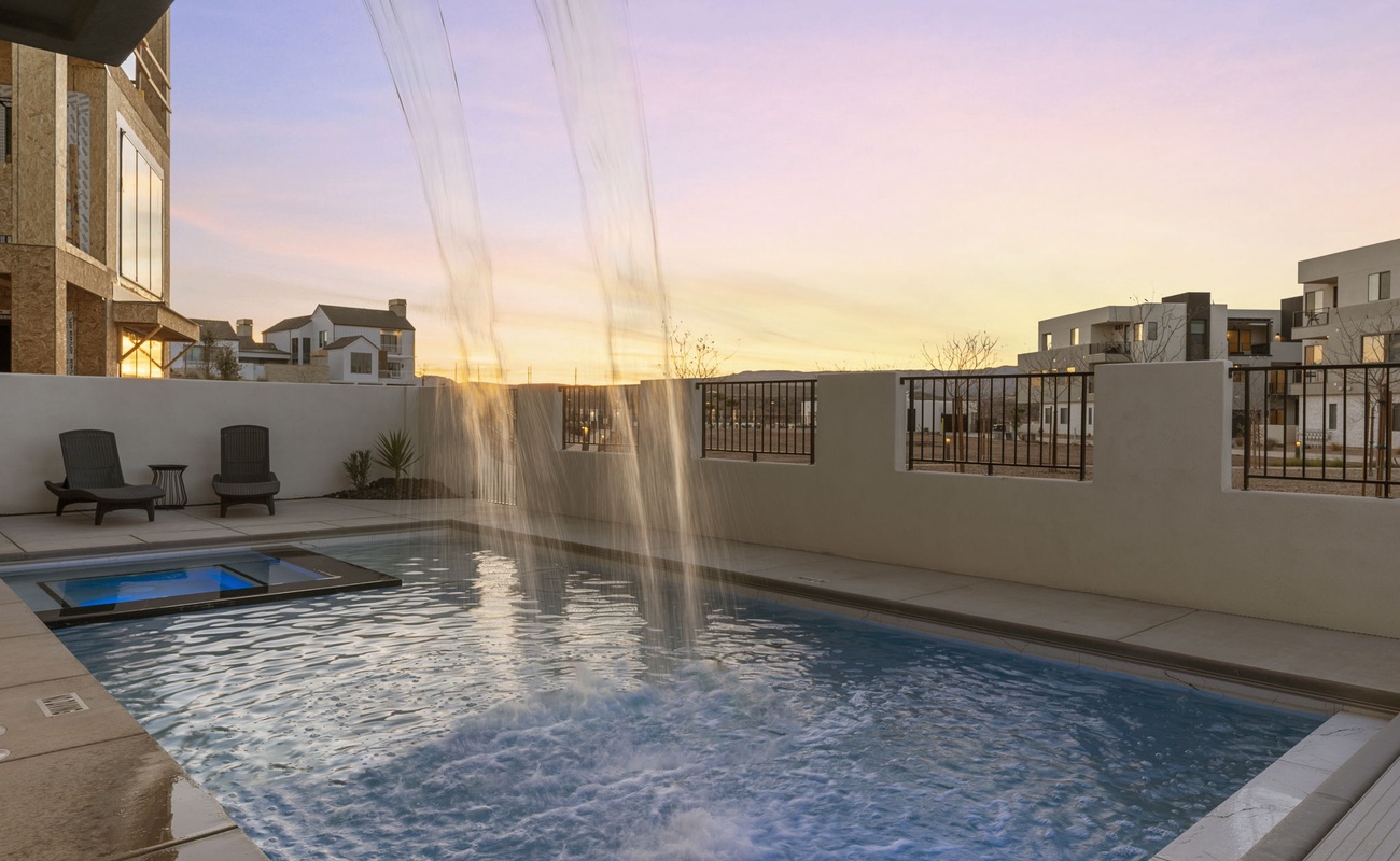 House 1: Private Pool