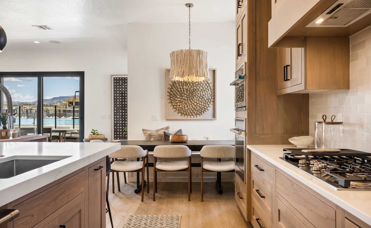 Kitchen / Dining Area