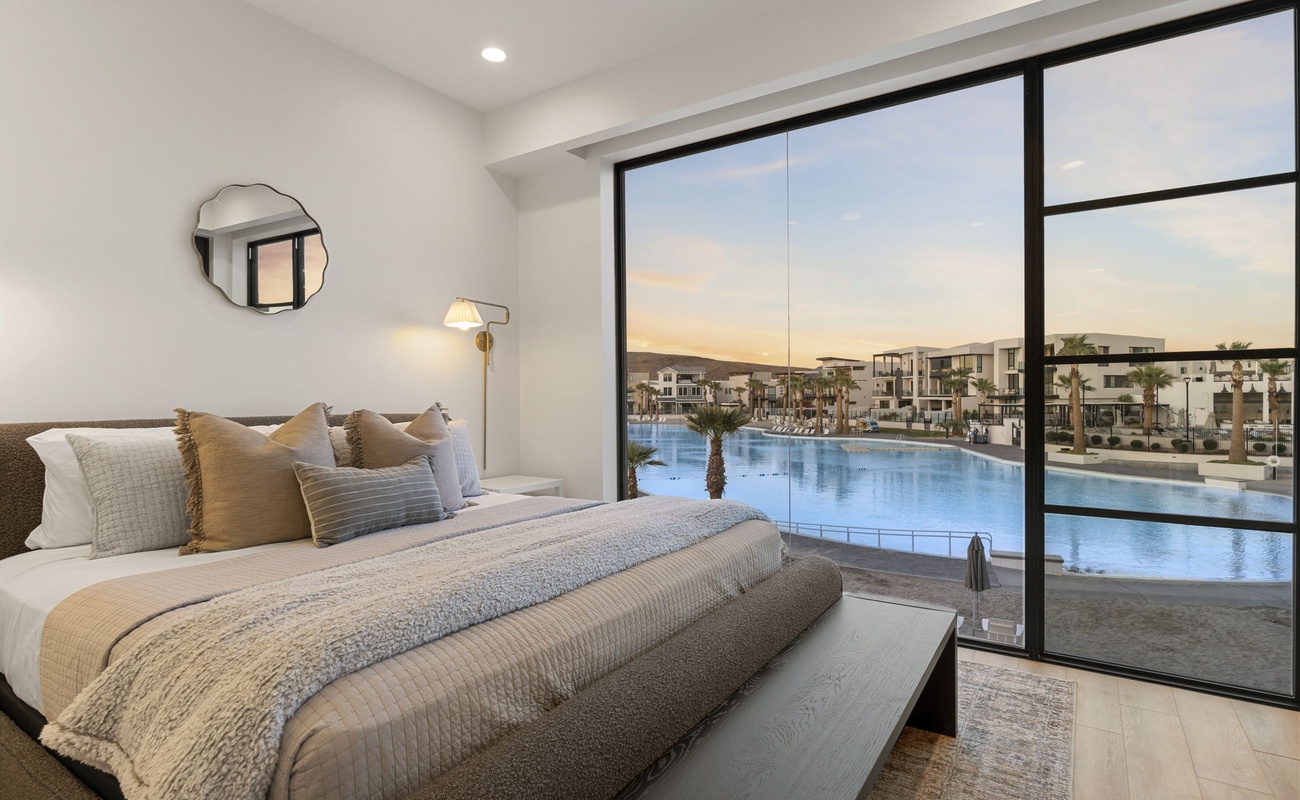 Unit B - King Bedroom