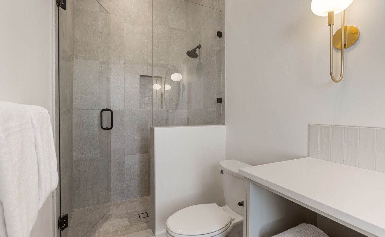 House 1: Bathroom