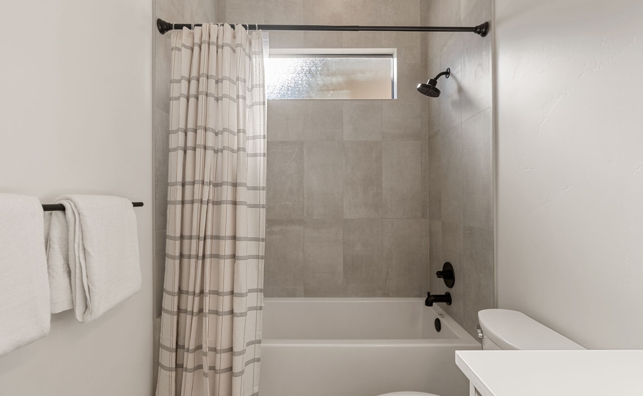 House 1: Bathroom