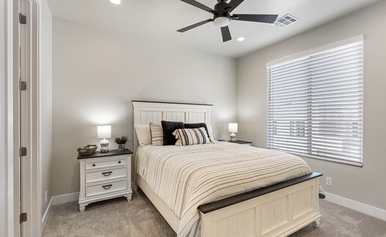 Queen Bedroom
