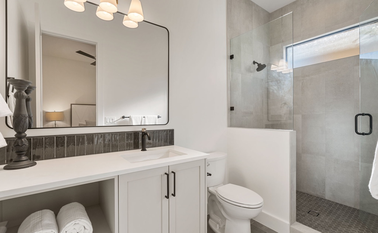 House 1: Bathroom