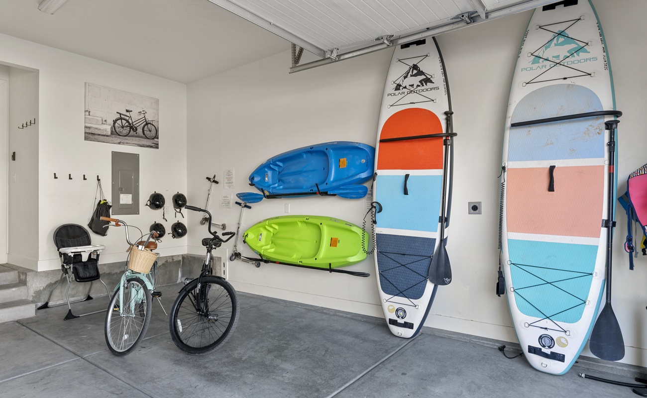 Beach Cruisers, Kayaks and Paddleboards