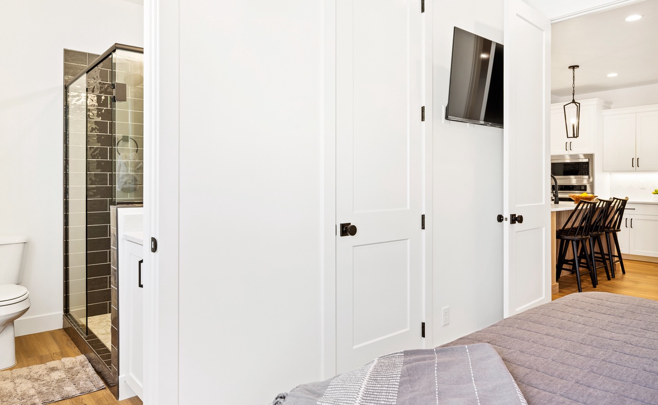 King Bedroom - Attached Bathroom