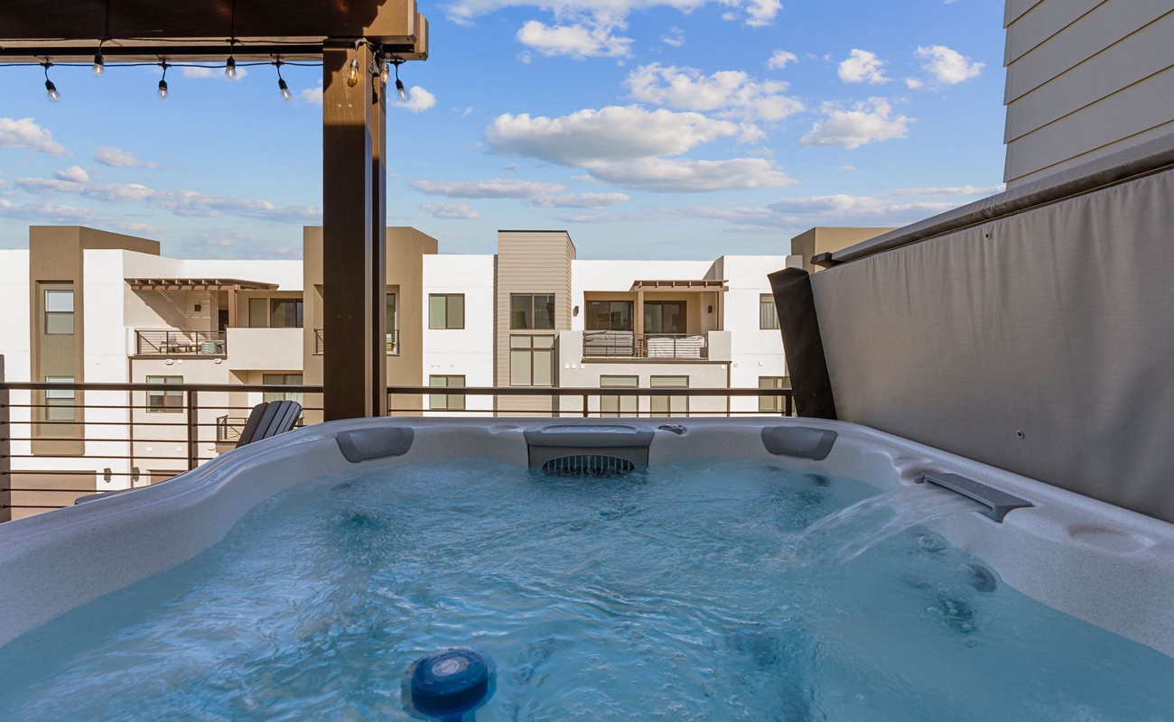 Private Hot Tub + Fire Pit
