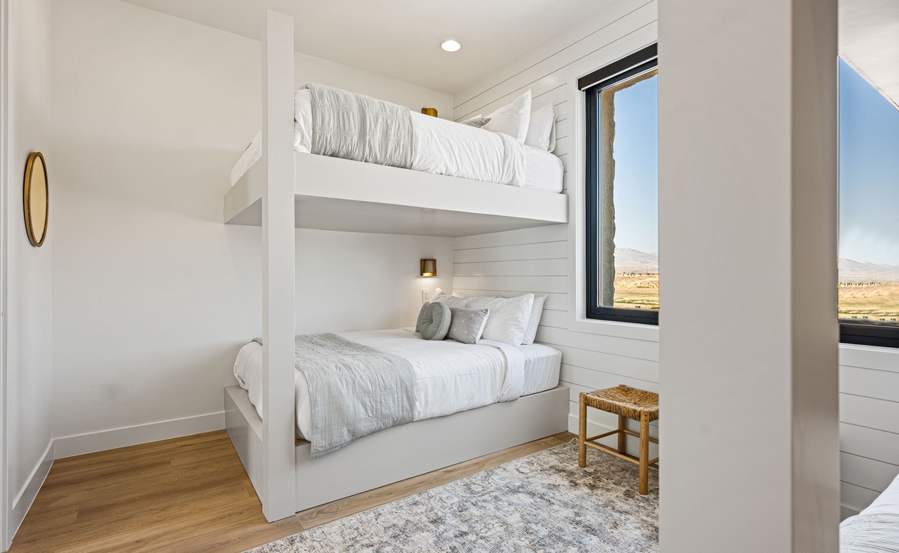 Bunk Room with T/T and 2 D/D Bunks