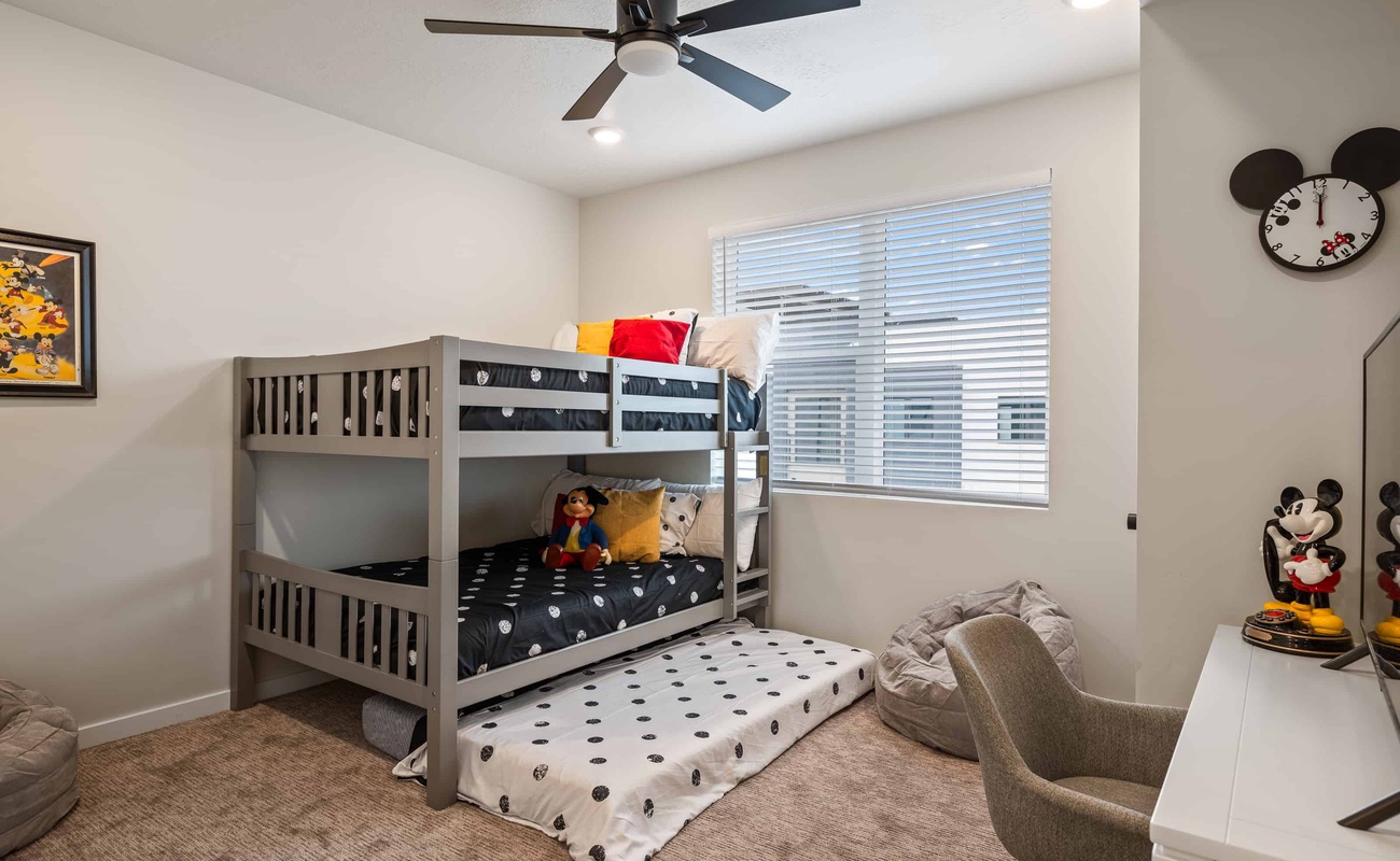 2 Full/Full Bunks with Full Trundle