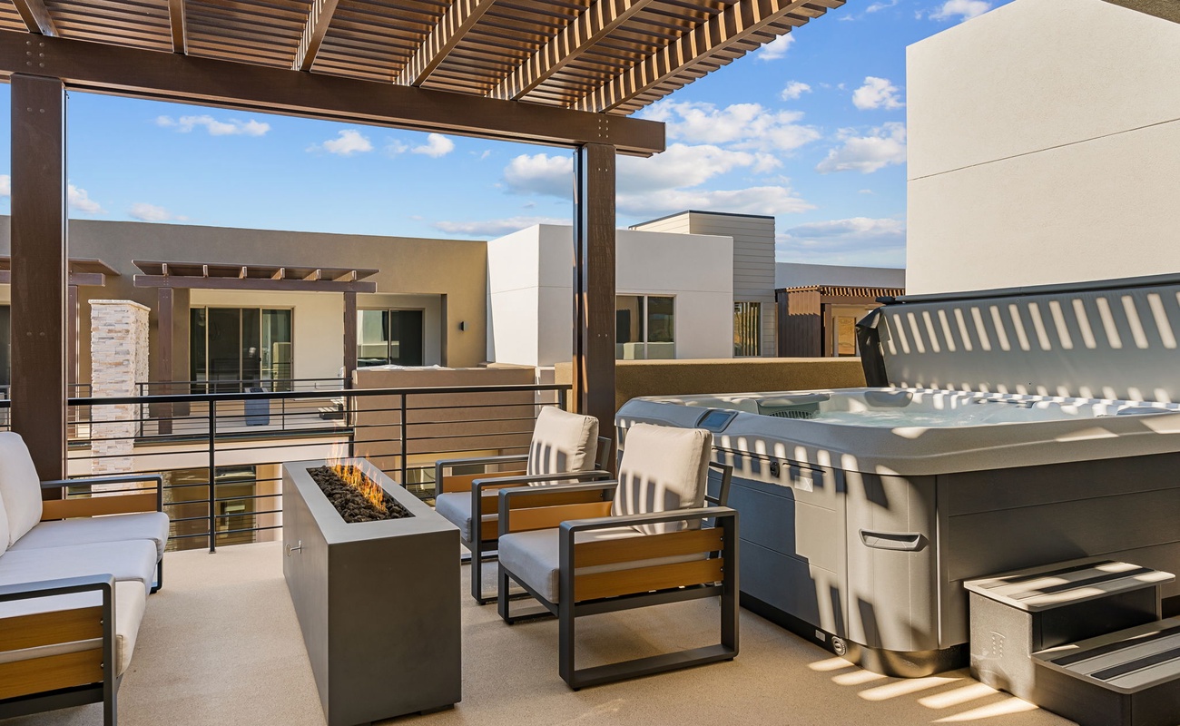 Private Hot Tub + Fire Table