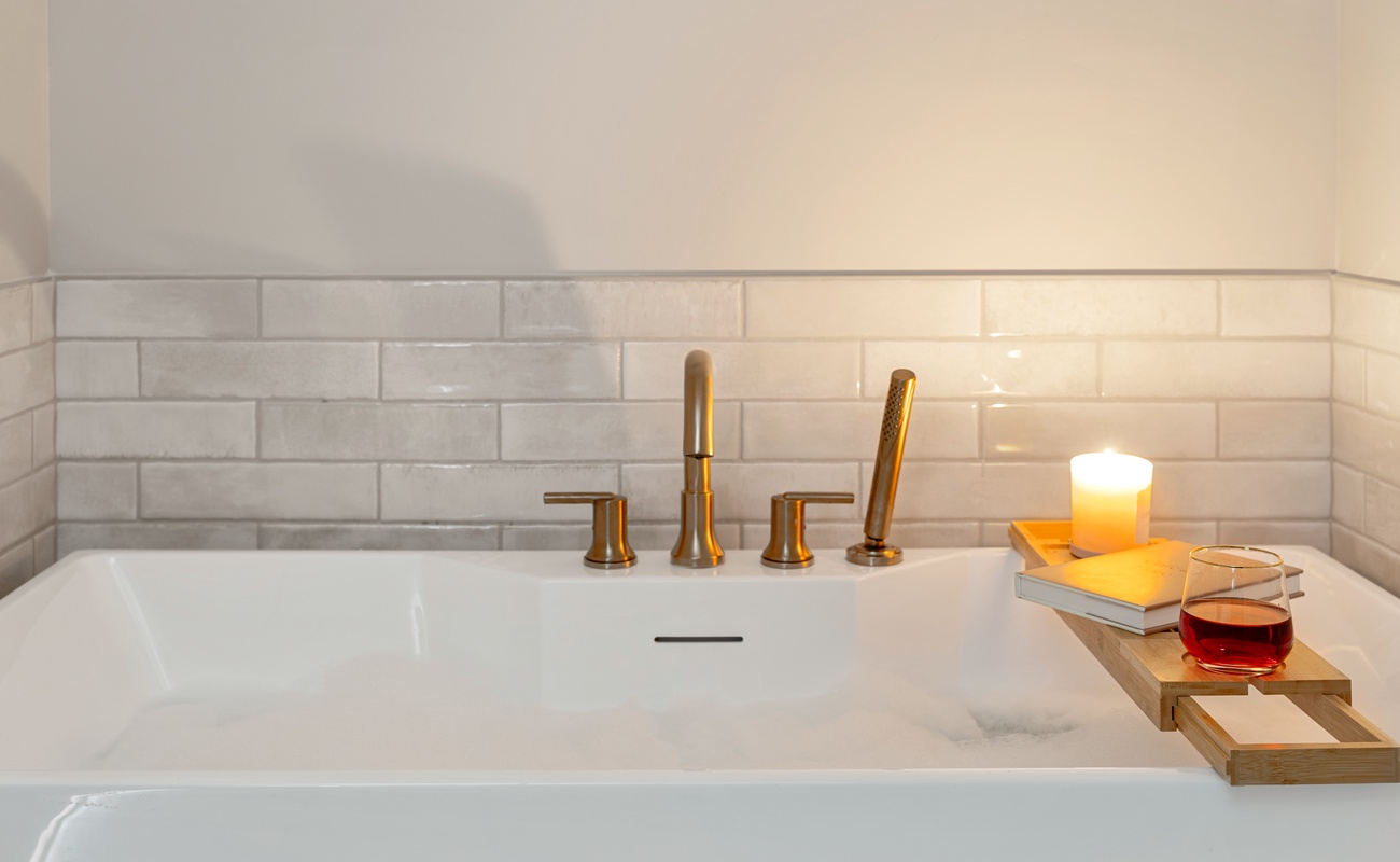 Bathtub