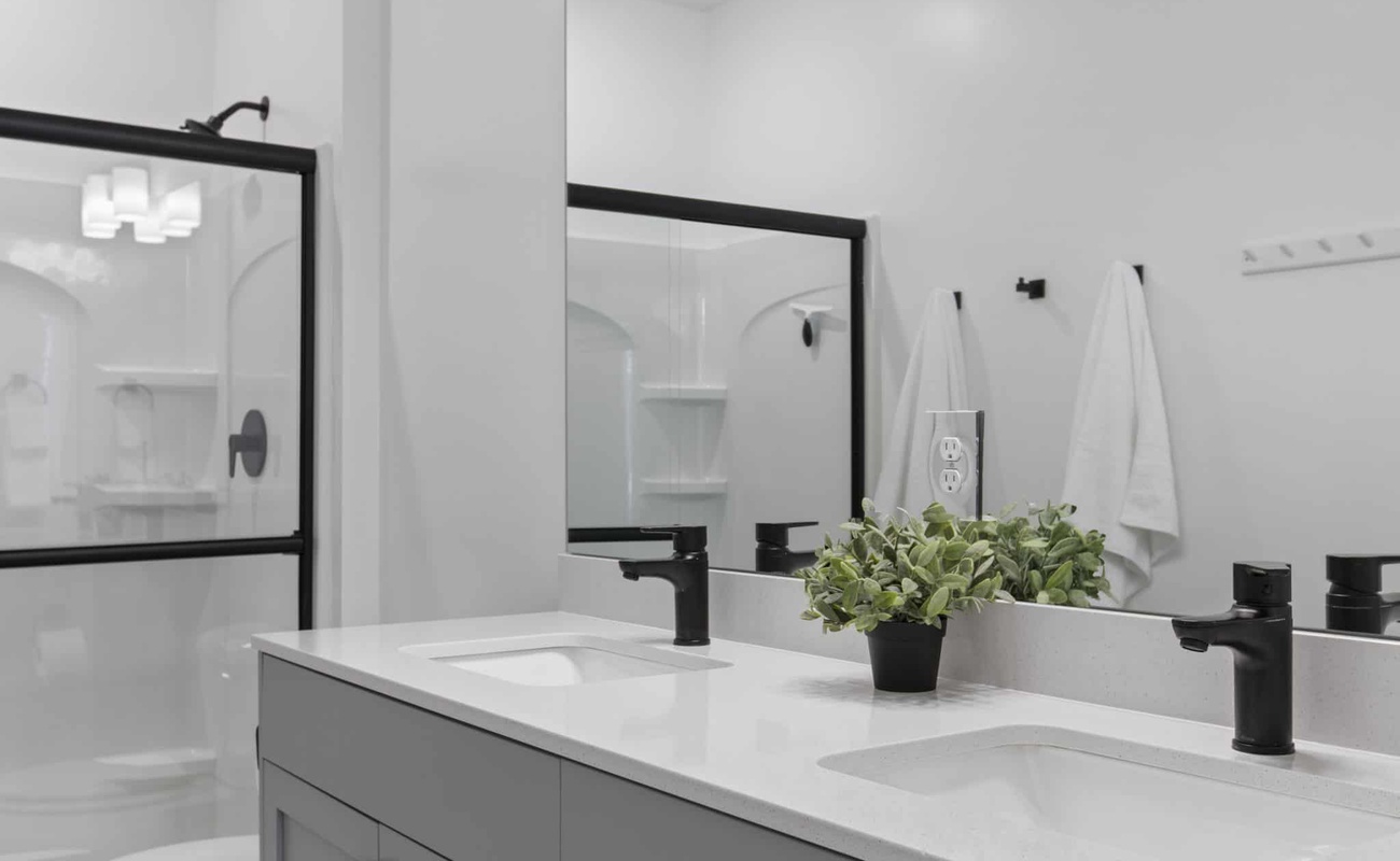 Main Floor King Attached Bathroom