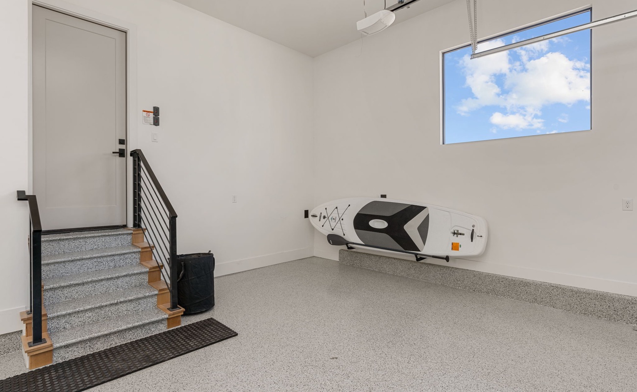 House 1: Garage