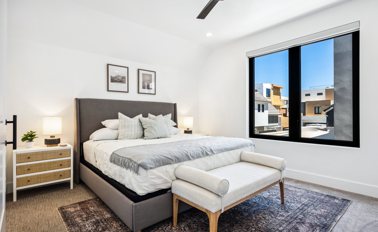 King Bedroom / Attached Bath