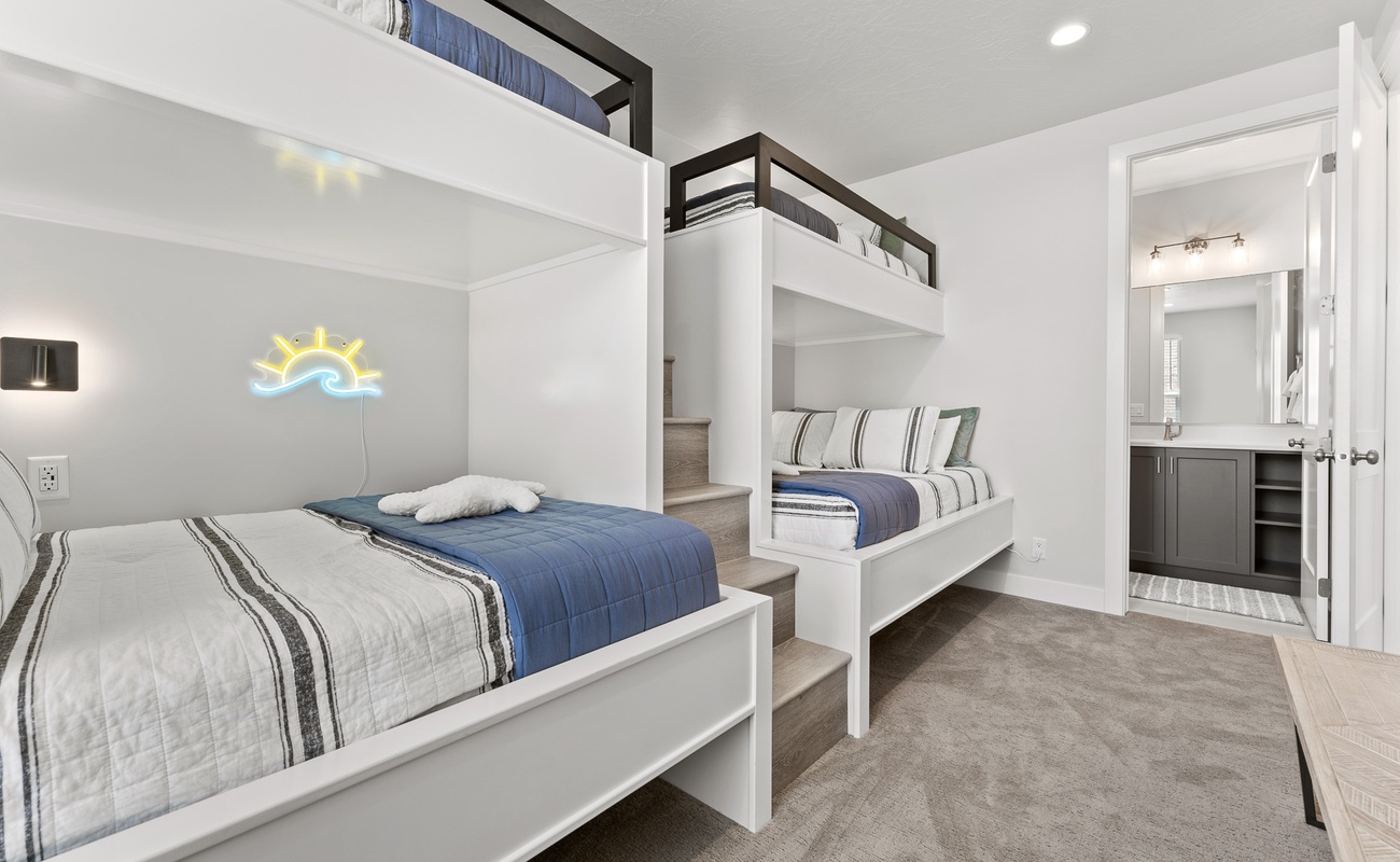 2 Twin / Double Bunks