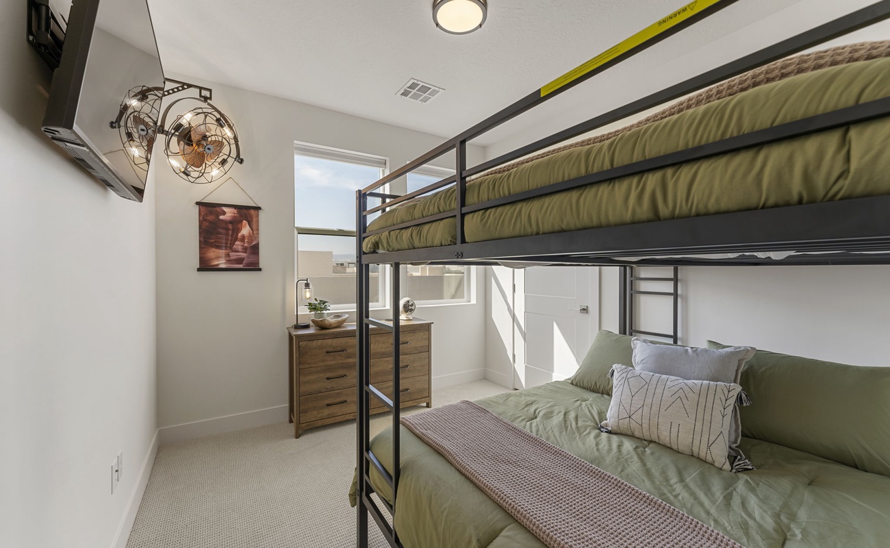 Queen/Queen Bunk Bed