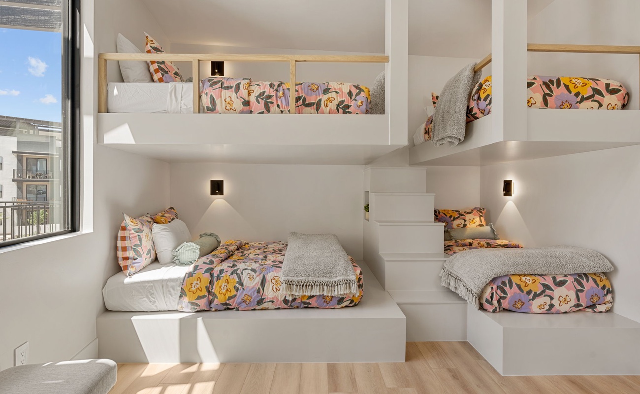 Unit B - Queen/Queen + Twin/Twin Bunk