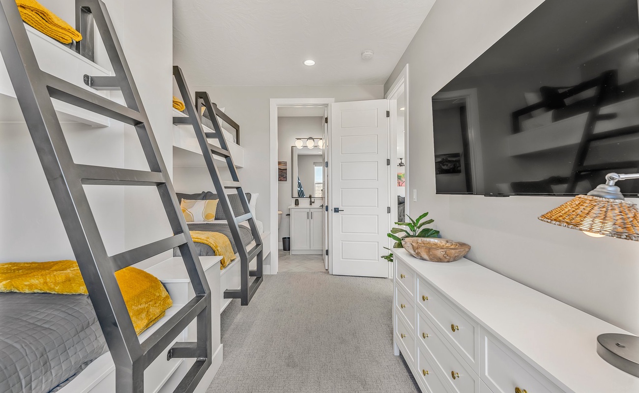 Twin over Double Bunk Room