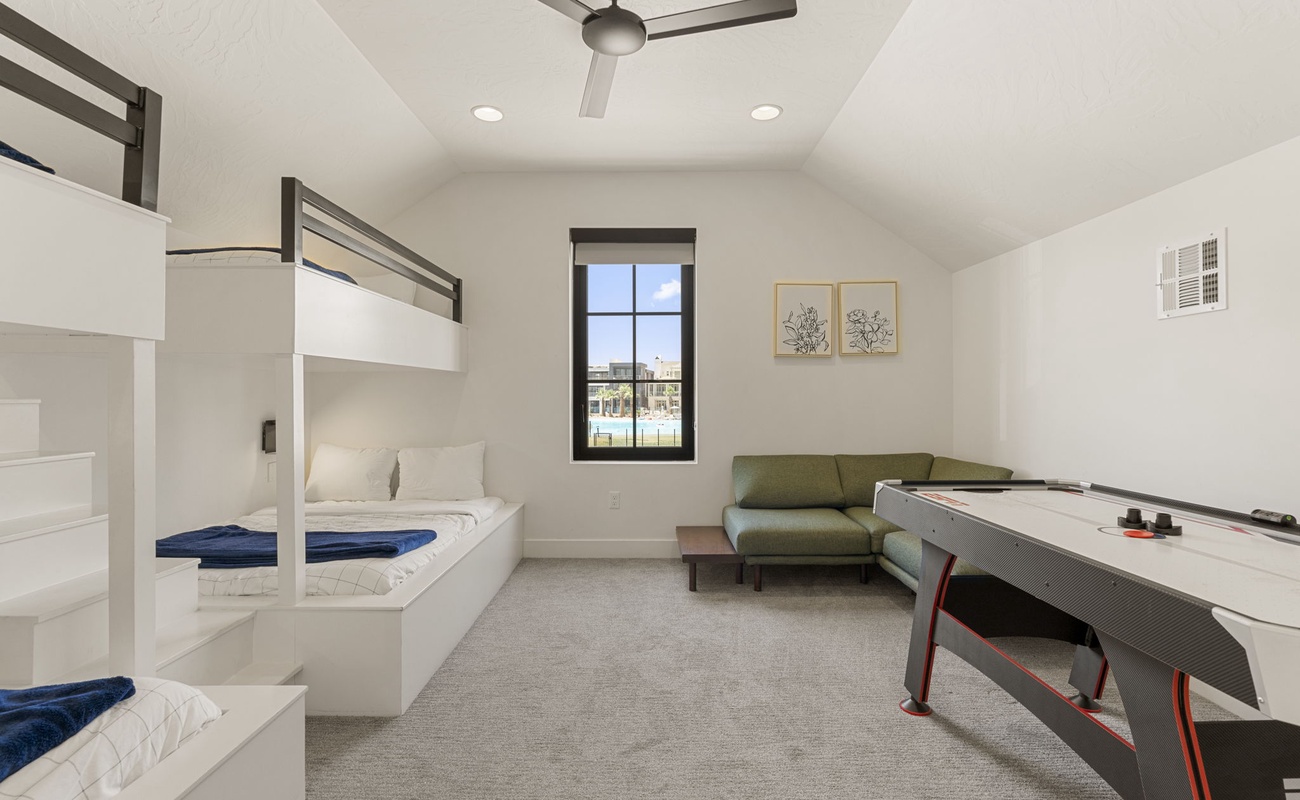2 Twin/Double Bunks