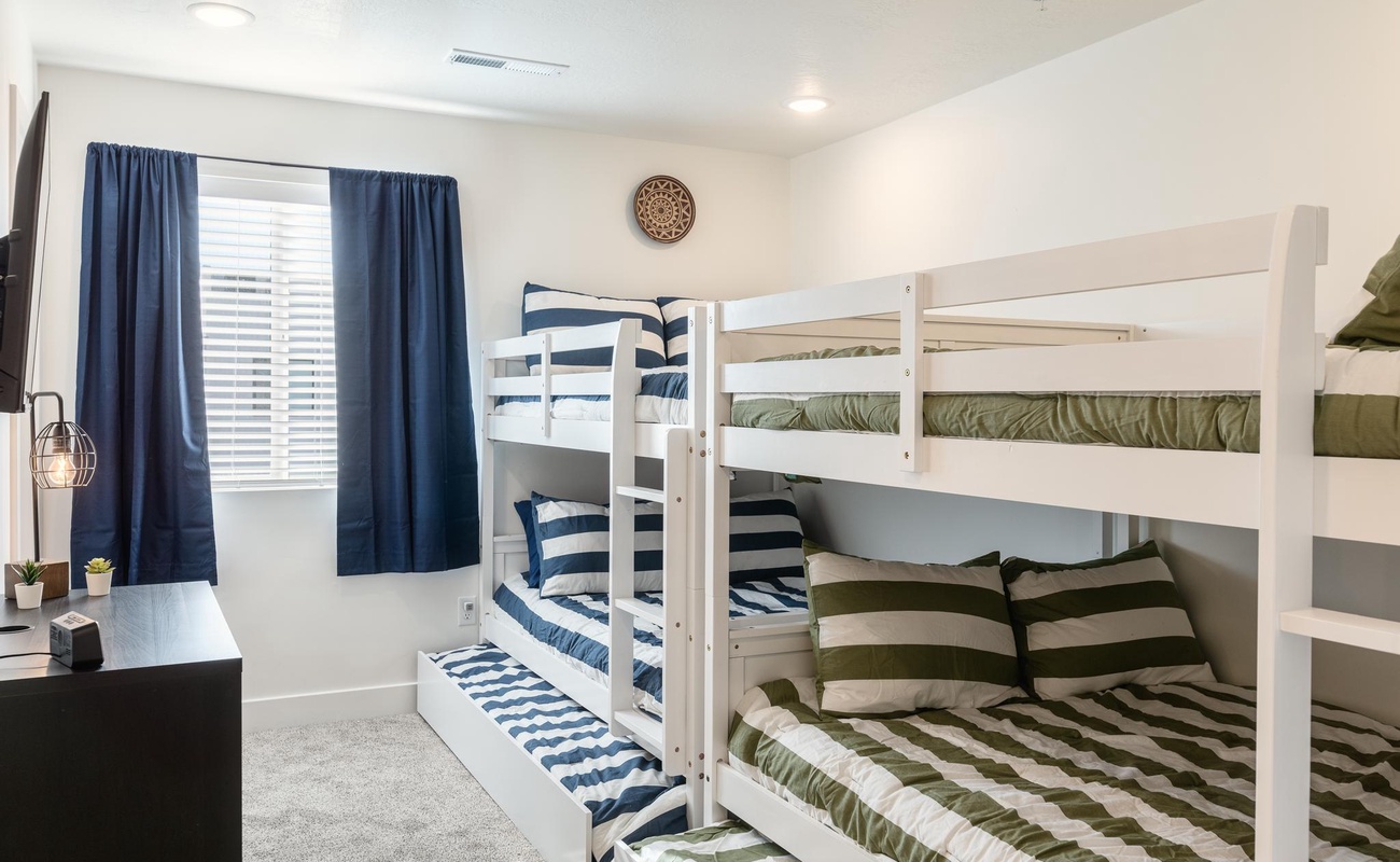 2 Double/Double Bunks + 2 Twin Trundles