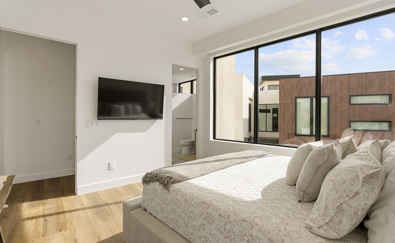 Unit A - King Bedroom