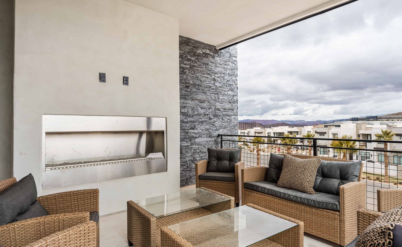 Upper Deck - Fire Table