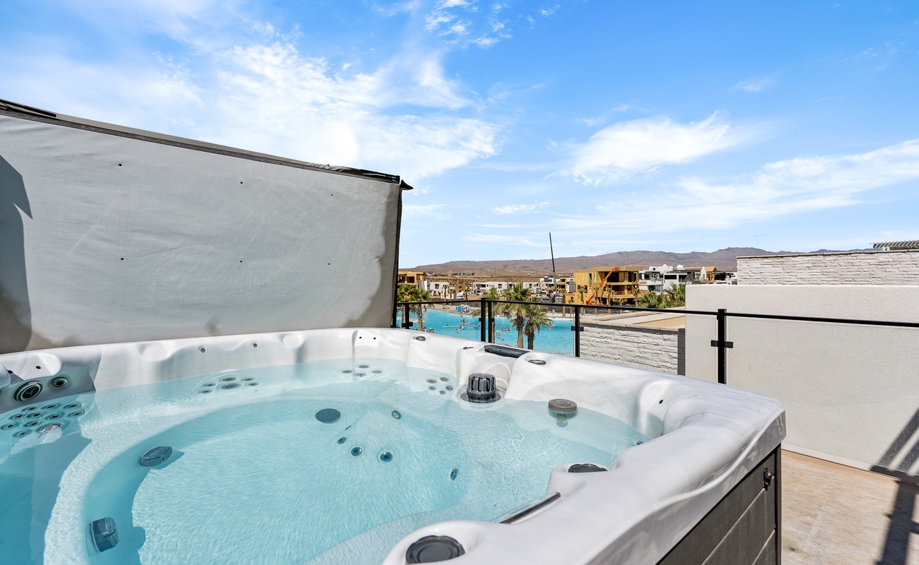 Private Rooftop Hot Tub