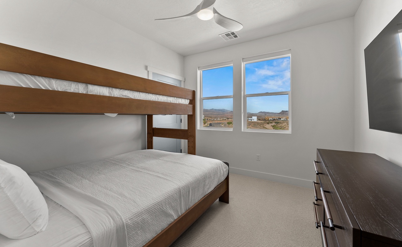 Twin over Queen Bunk Room