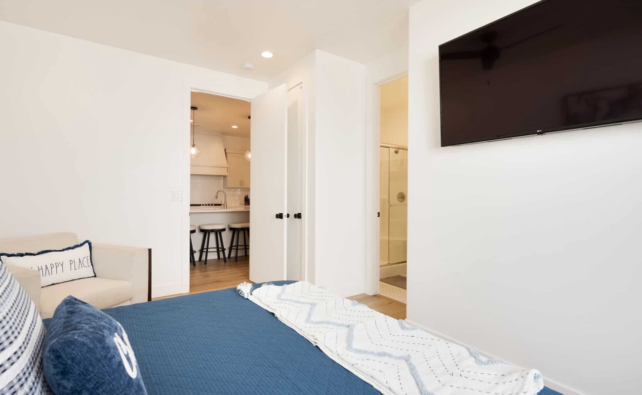 King Downstairs Bedroom