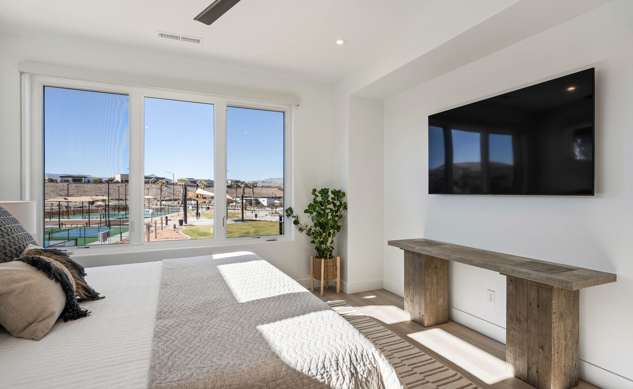 Queen Bedroom w/ Attached Bath