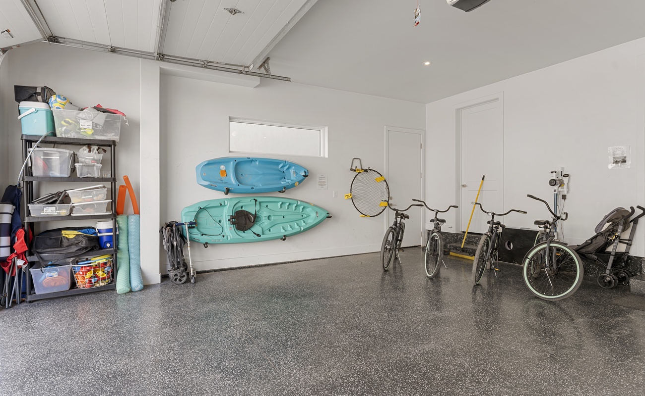 Garage and Amenities