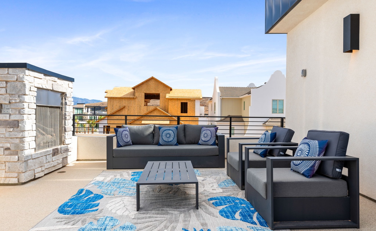 Top Deck, Patio Seating, Fireplace