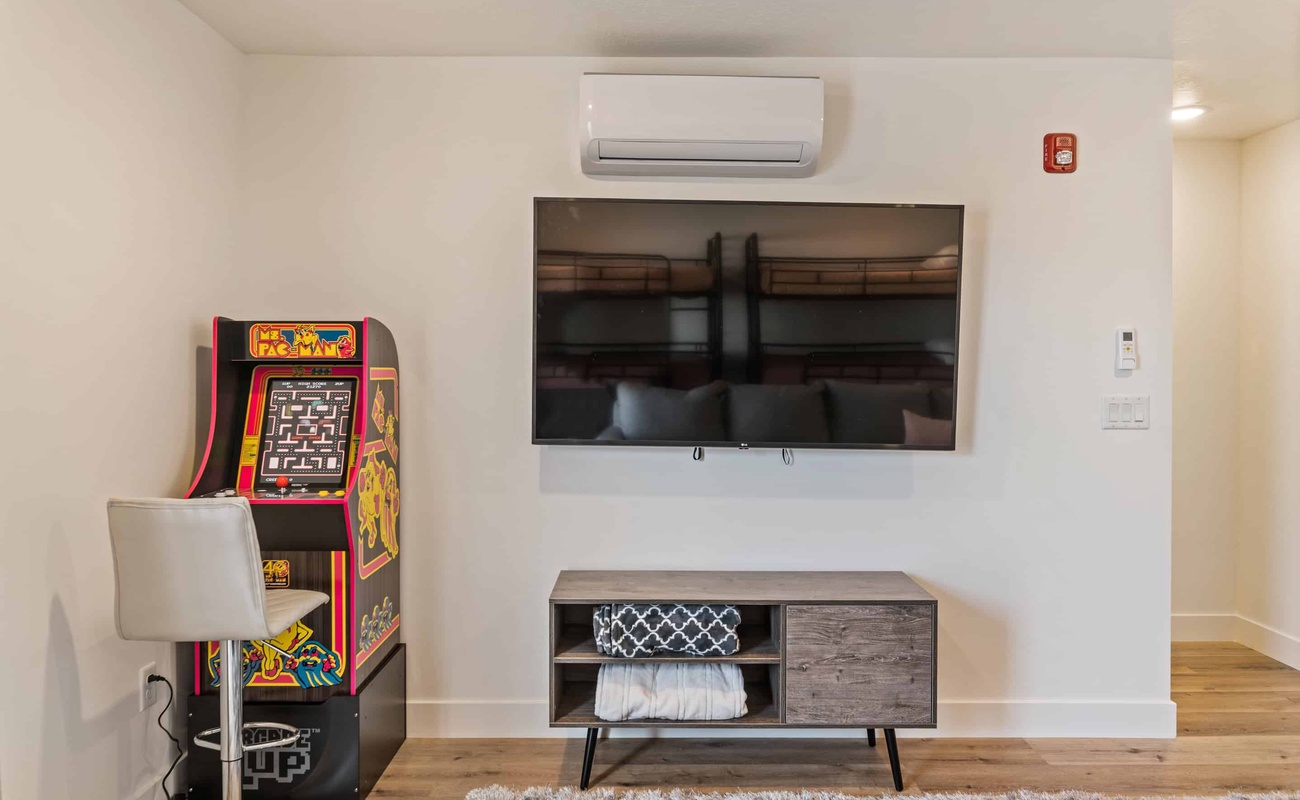 3rd Floor Entertainment Room & Arcade