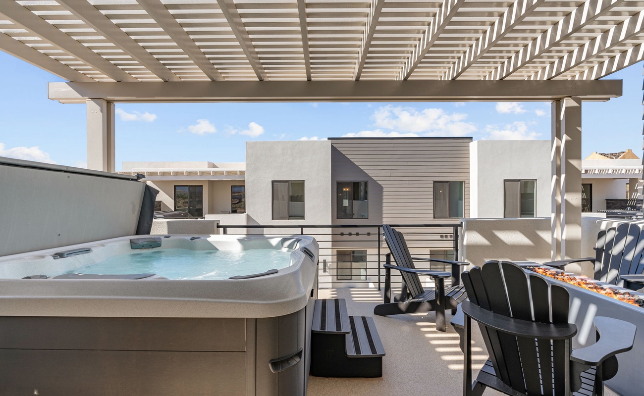 Private Hot Tub + Fire Table