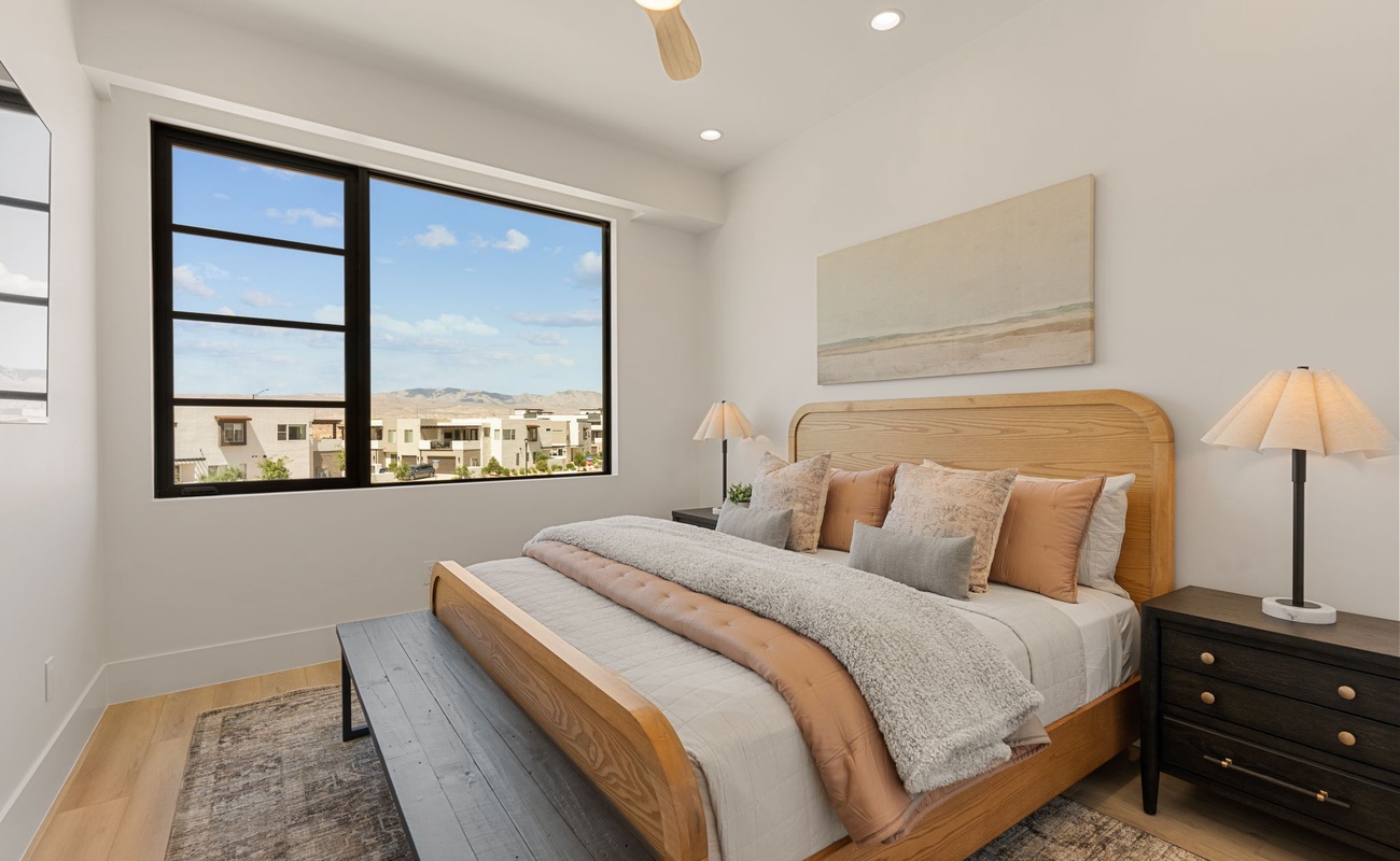Unit B - King Bedroom