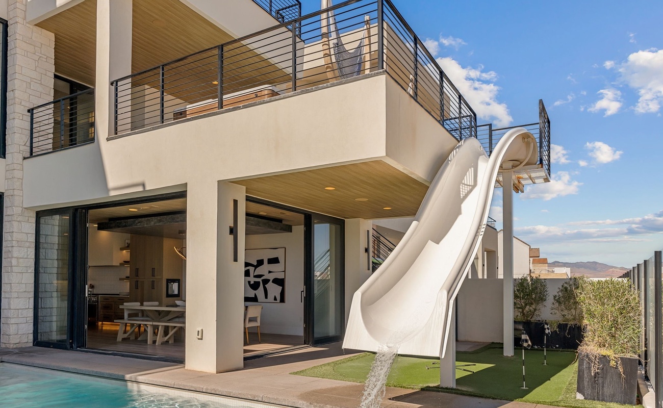 Private Pool + Waterslide
