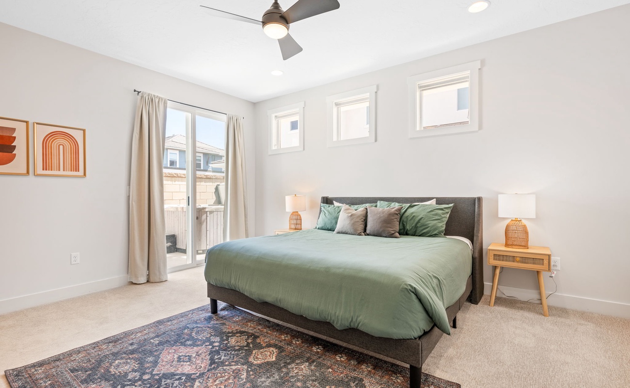 King Bedroom/Attached Bath