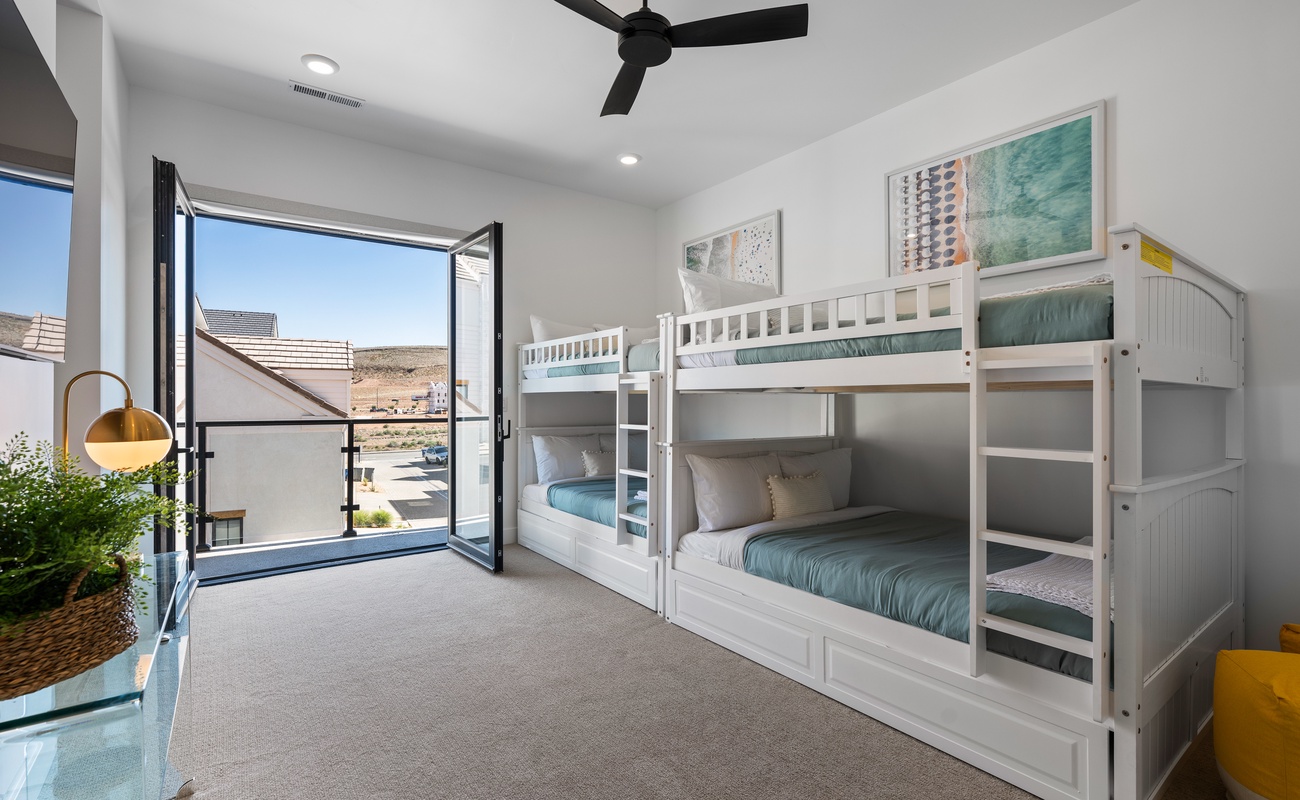 2 Built-In Double/Double Bunks with 2 Twin Trundles